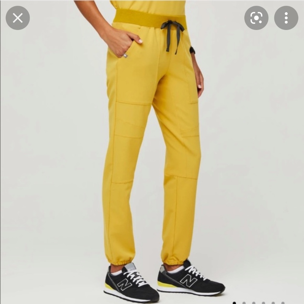 Figs Women's Light Gold Venice - Slim Jogger Scrub Pants - XXS